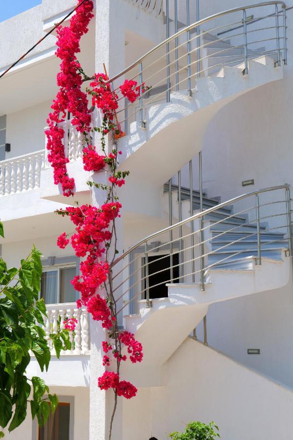 Vila Unique Aparthotel Ksamil Luaran gambar